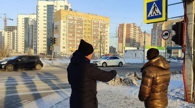 Конденсат сделал скользкими и опасными перекрестки в Благовещенске