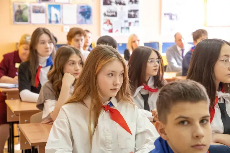 Нравственности учат детей на киноуроках в школах Благовещенска