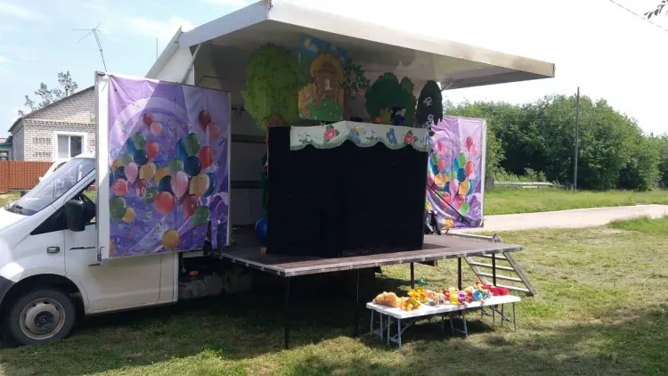 Поздравления от артистов автоклуба принимают жители Приамурья