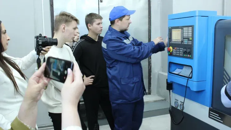 Мастерская для будущих токарей открылась в техникуме Райчихинска