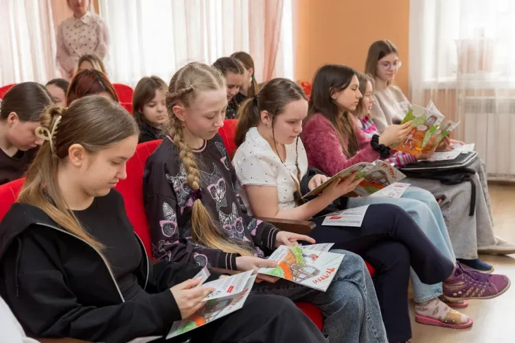 ЗабЖД объявила конкурс детских плакатов о безопасности на железнодорожном транспорте