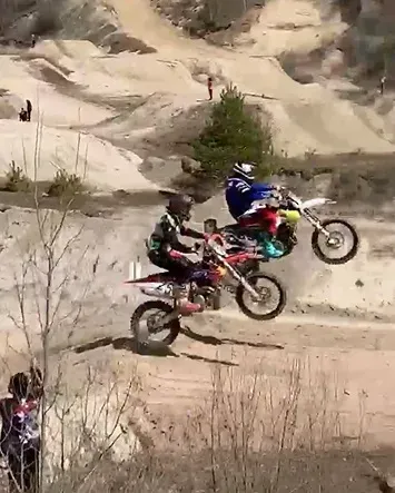 Гонщики-мотоциклисты Дальнего Востока состязались на карьере в Приамурье