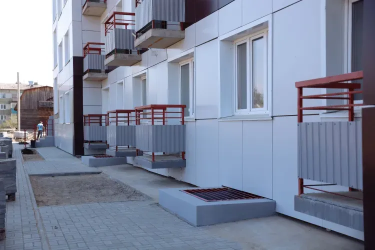 Ключи от квартир в новой пятиэтажке вручили в Октябрьском районе