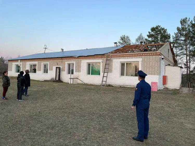 Школа в Свободненском районе частично осталась без кровли