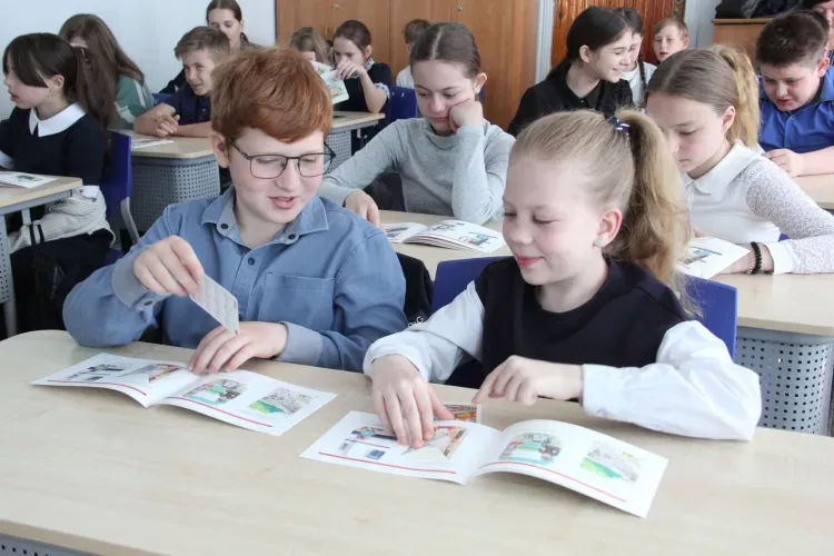 Железнодорожники провели урок безопасности для школьников города Свободный в преддверии летних каникул