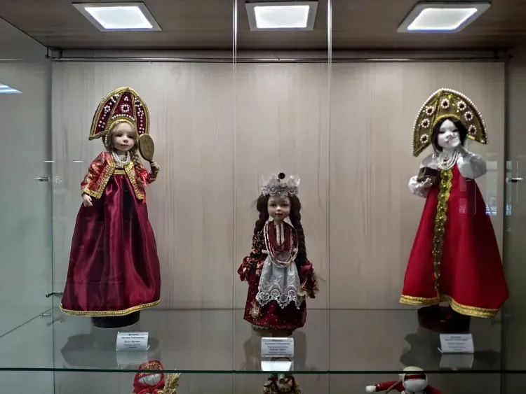 Красоту кукол в сарафанах могут оценить летом амурчане 