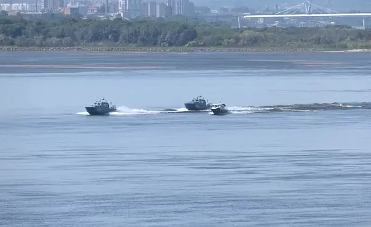 Международные учения пограничников прошли в районе моста через Амур