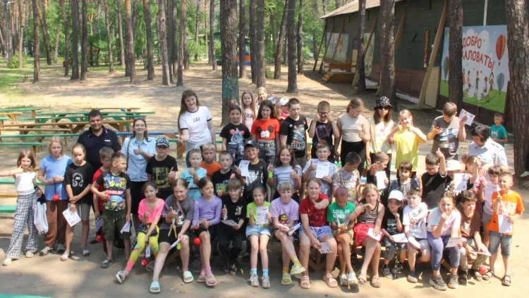 Cотрудники ЗабЖД и транспортной полиции провели акцию «Безопасные каникулы» для ребят, отдыхающих в детском лагере «Сосновый бор»