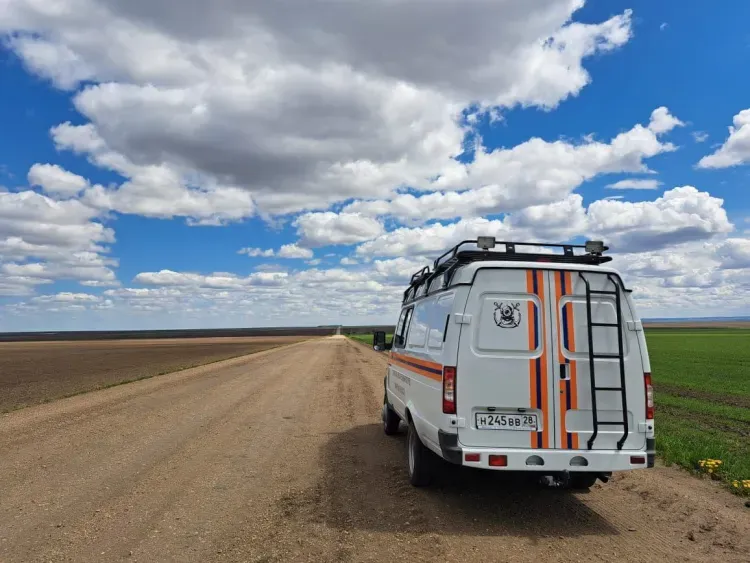 На поиски пропавшего на озере мужчины выехали водолазы