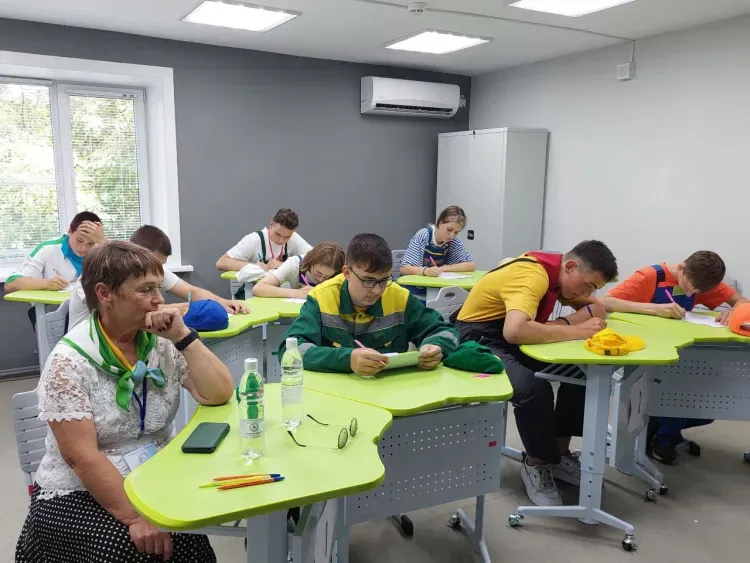 Концепцию фермы по производству козьего молока обсудили на слете школьников