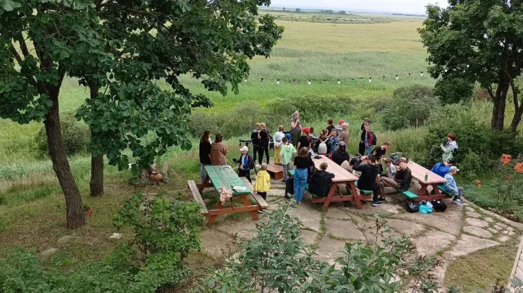 Школьники Приамурья проводят каникулы в Муравьевском парке