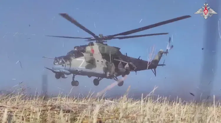 Экипаж Ми-35м ударил по позициям ВСУ в Курской области