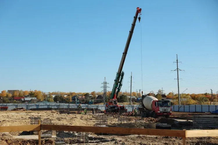 Новый спорткомплекс с ледовой ареной начали строить в Амурской области