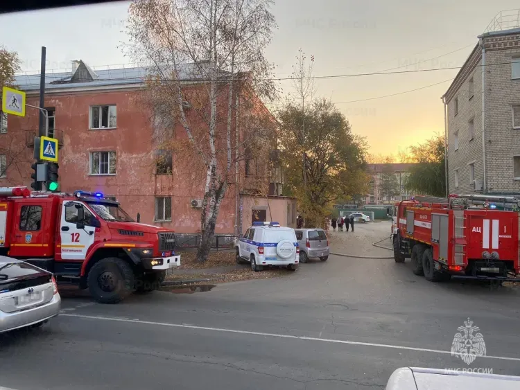 Мужчина отравился в горевшей квартире в Благовещенске