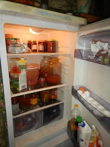 Представился полицейским: грабитель забрал продукты из дома пенсионерки