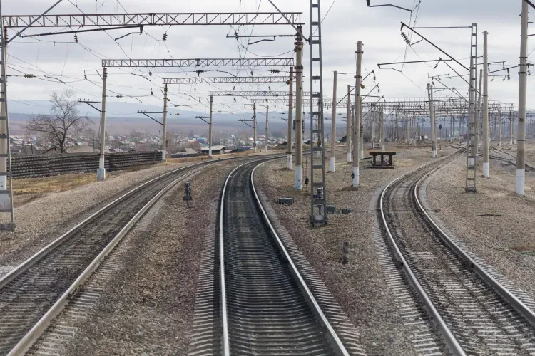 Более 300 кубометров мусора убрали сотрудники ЗабЖД с территории полосы отвода магистрали с начала года