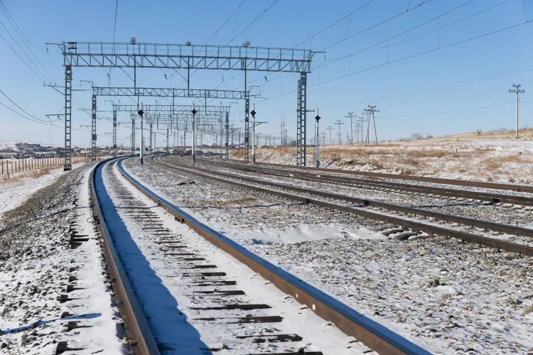 Более 300 кубометров мусора убрали сотрудники ЗабЖД с территории полосы отвода магистрали с начала года