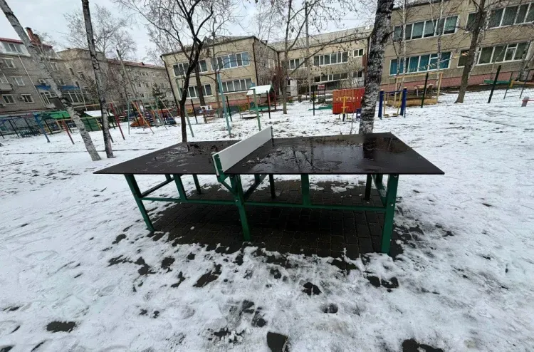 Обустройство дворов выполнили в разных районах Благовещенска