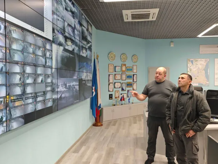 Улицы Благовещенска освобождают от снега и наледи 22 часа в сутки