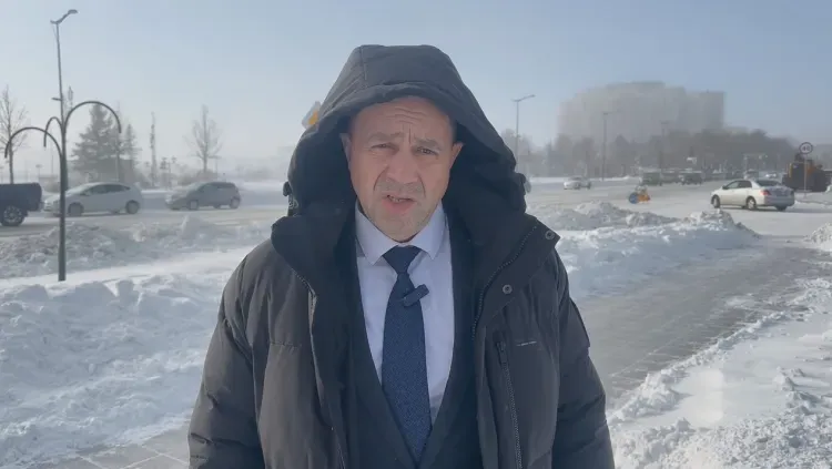 Власти Благовещенска пытаются привлечь сторонние грейдеры для уборки города