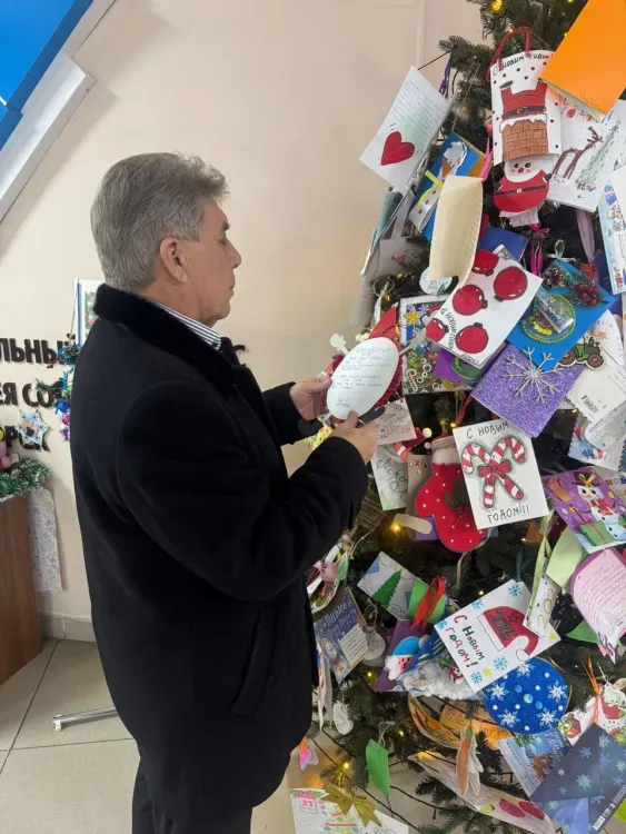 Артикулы на маркетплейсах указывают дети в письмах Деду Морозу