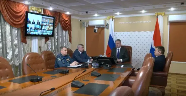 Василий Орлов поблагодарил Минобороны и РЖД за помощь в тушении лесных пожаров