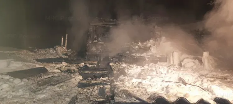 Тело женщины нашли пожарные в поселке Зельвино