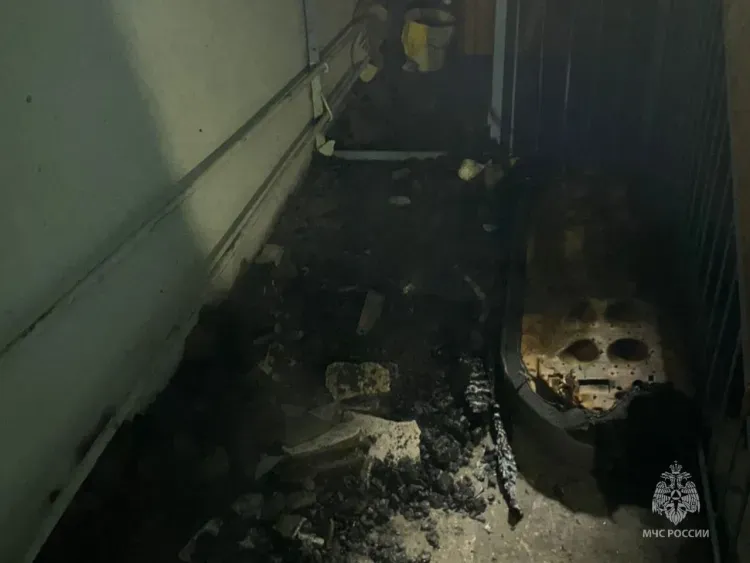 Горел диван: едкий дым заполнил подъезд дома в Белогорске