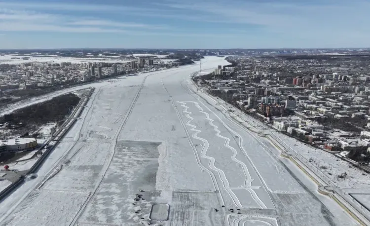 Трасса для международного ралли длиной более 5 км полностью готова на льду Амура
