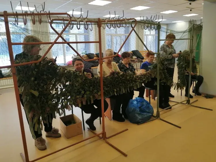 Маскировочные сети от волонтеров Среднебелой способны укрыть грузовик