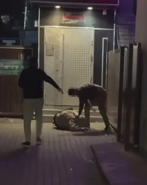 Под стражу отправили амурчанина, ударившего человека возле ночного клуба