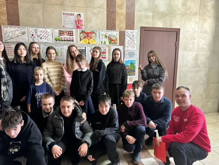 Цикл профилактических акций «Уступи дорогу поездам!» стартовал на ЗабЖД в преддверии школьных каникул
