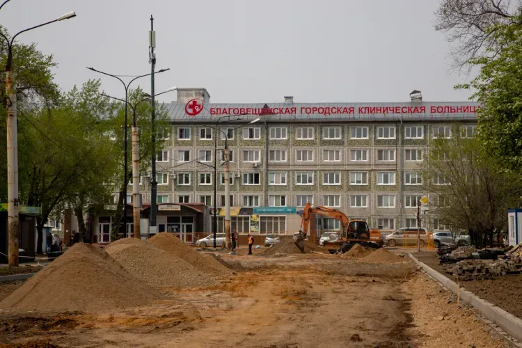 Дороги возле больниц Приамурья обзаведутся новым покрытием
