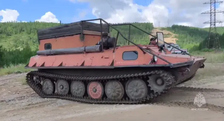 Речевые самописцы ищут на месте крушения Ан-24 в Амурской области