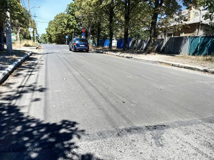Дороги на двух улицах в ДНР отремонтировали при поддержке Приамурья