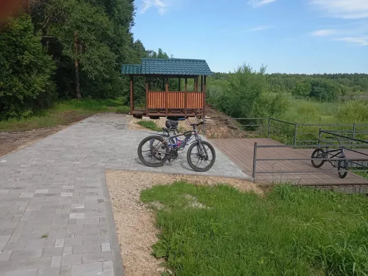 «Берег солнца» - благоустроенное место для семейного отдыха у озера