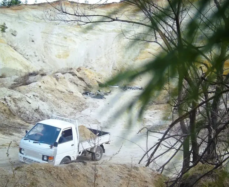 О запрете не знал: штраф за добычу песка заплатит житель Приамурья