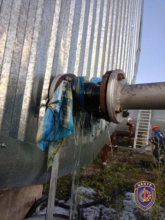 Дизельное топливо вылилось на территорию склада в Приамурье