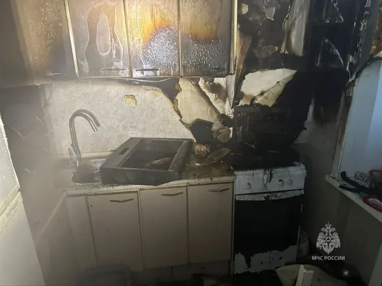 Пожар произошел на пятом этаже многоэтажки в Благовещенске