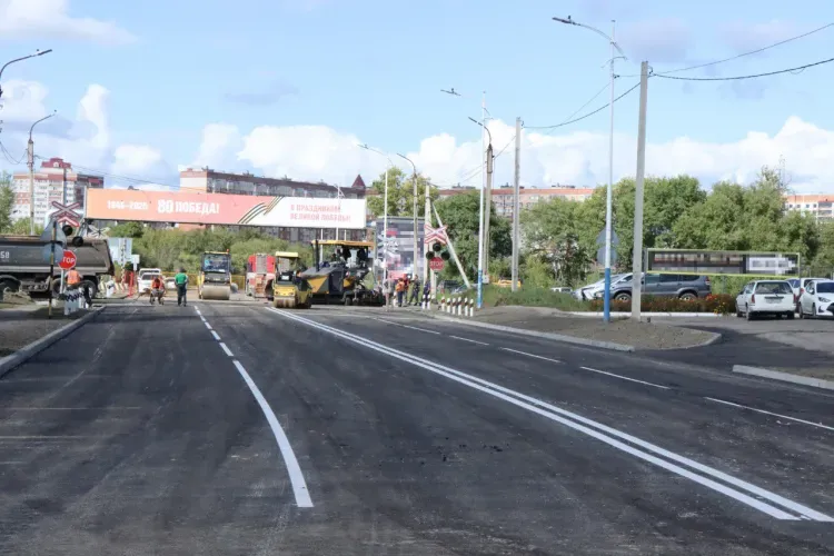 В Благовещенске досрочно завершили ремонт на улице Мухина