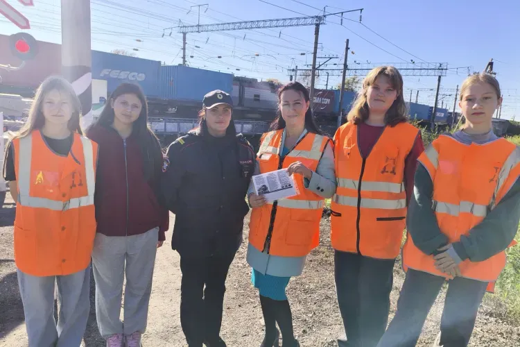 Юные железнодорожники привлекли внимание к железнодорожным переездам в Приамурье