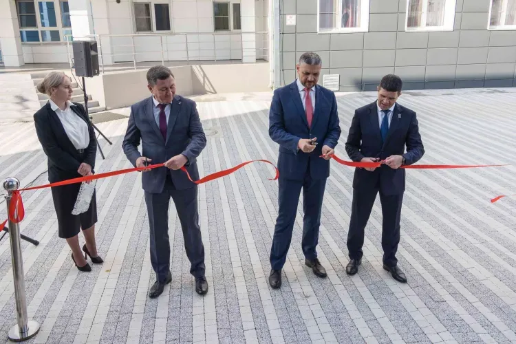 РЖД открыли два новых социальных объекта на Транссибе