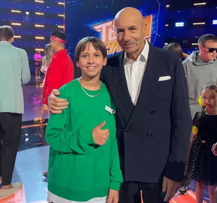 Губернатор Приамурья поддержал юного амурчанина, выступившего в вокальном шоу на телеканале