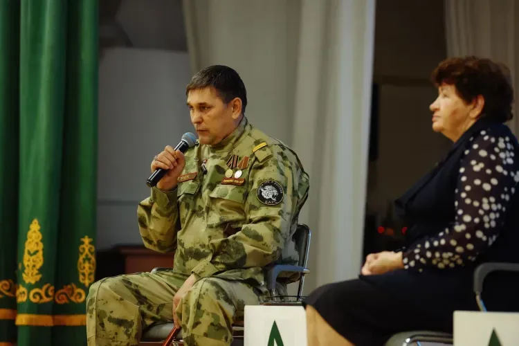 Уроки мужества в образовательных учреждениях проводит ветеран СВО