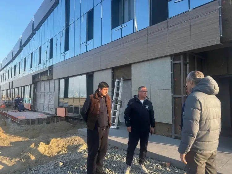 Пункт пропуска Кани-Курган готов на 82 процента, заявил глава Росгранстроя