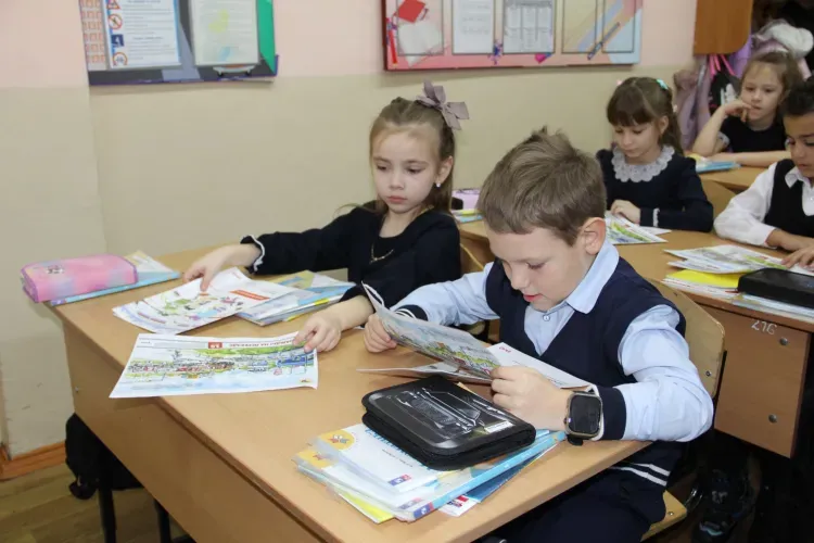 Железнодорожники рассказали школьникам г. Свободный о правилах личной безопасности в зоне движения поездов