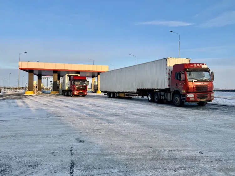 Поток грузовиков вырос на одном из пунктов пропуска Амурской области