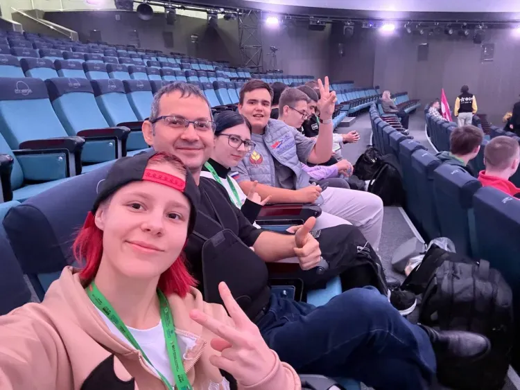 Трое амурчан выступили в гонках дронов в Москве