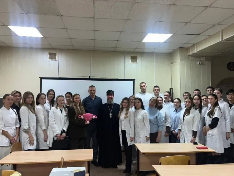 Будущие медики и представитель церкви обсудили этические принципы в гинекологии