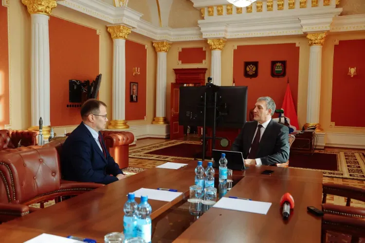 Меры поддержки для полиции обсудили губернатор Приамурья и главный инспектор МВД